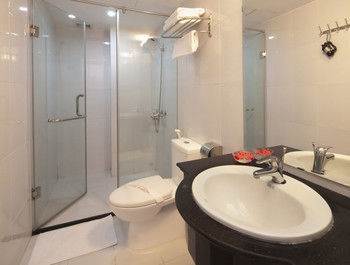 Khách sạn Capital 2*
