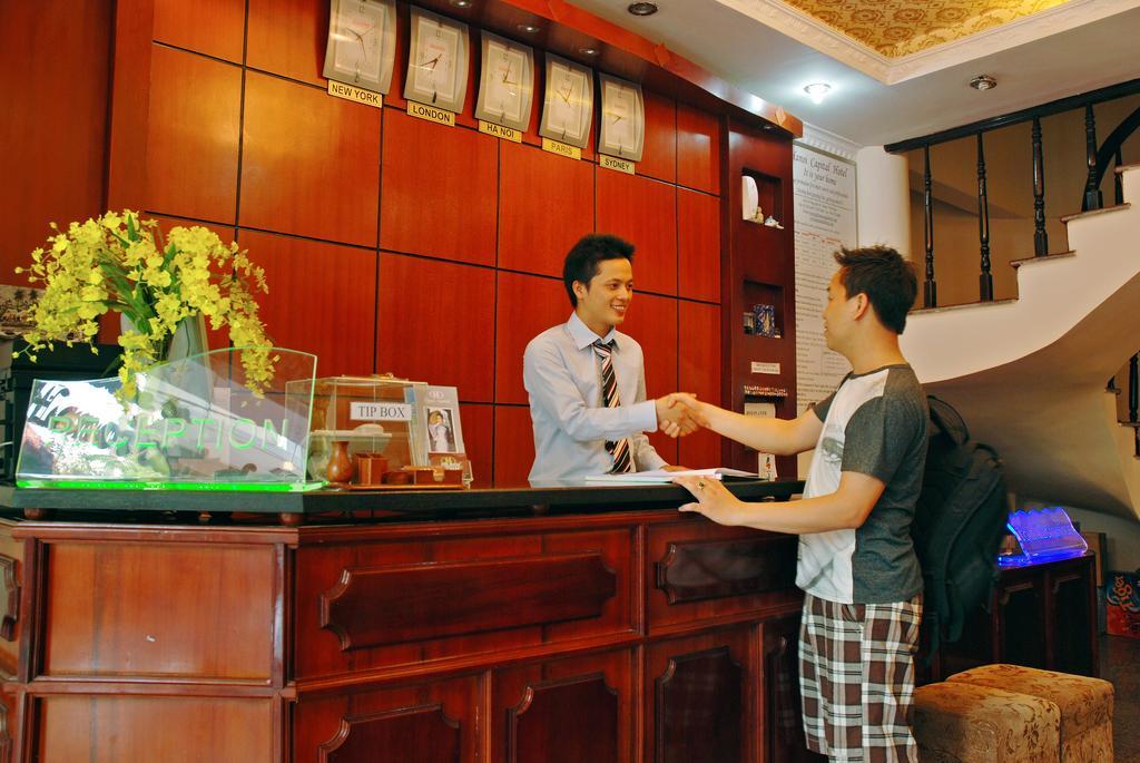 Khách sạn Capital